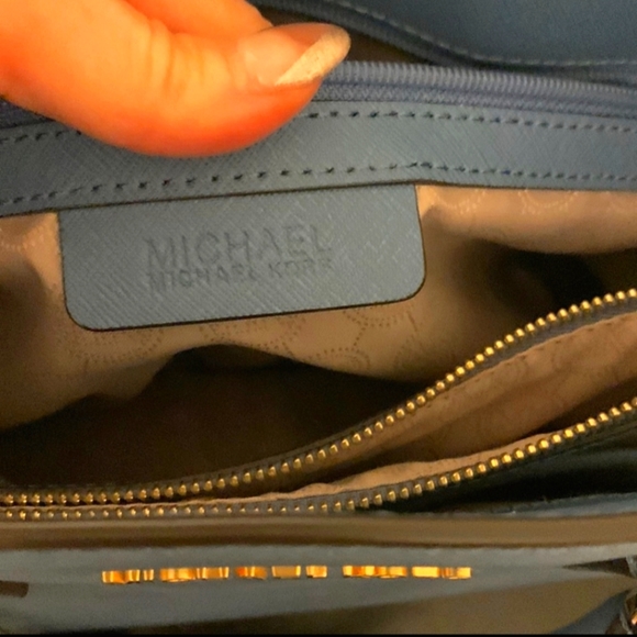 Michael Kors Handbag - Picture 6 of 16